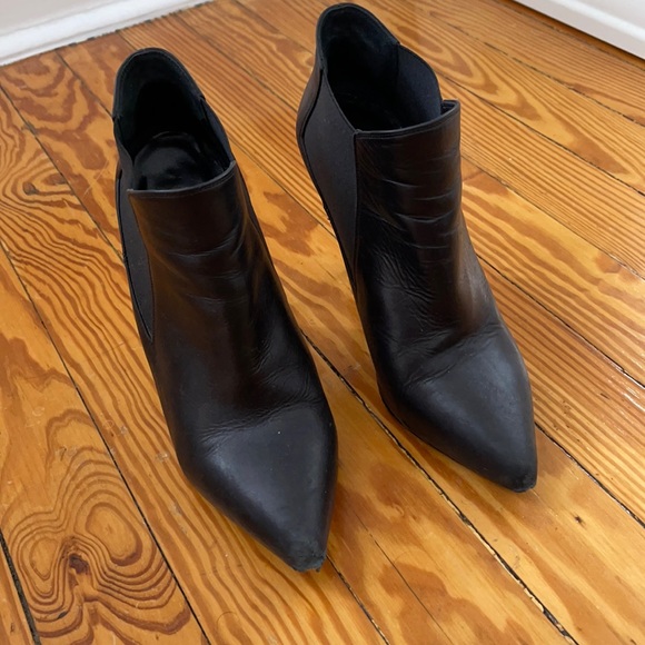 SAINT LAURENT LEATHER BLACK BOOTIES - Picture 1 of 10